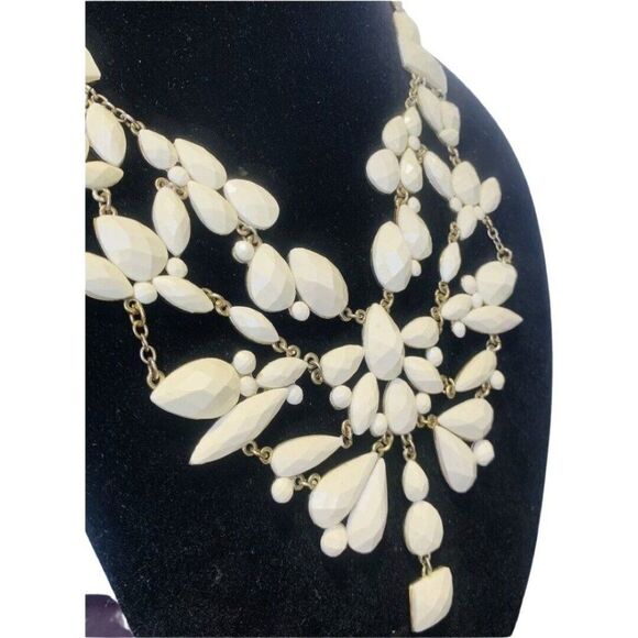 Vintage Off White Floral Imagery Collar Bold Runway Fancy Statement Necklace 26” - Picture 5 of 7